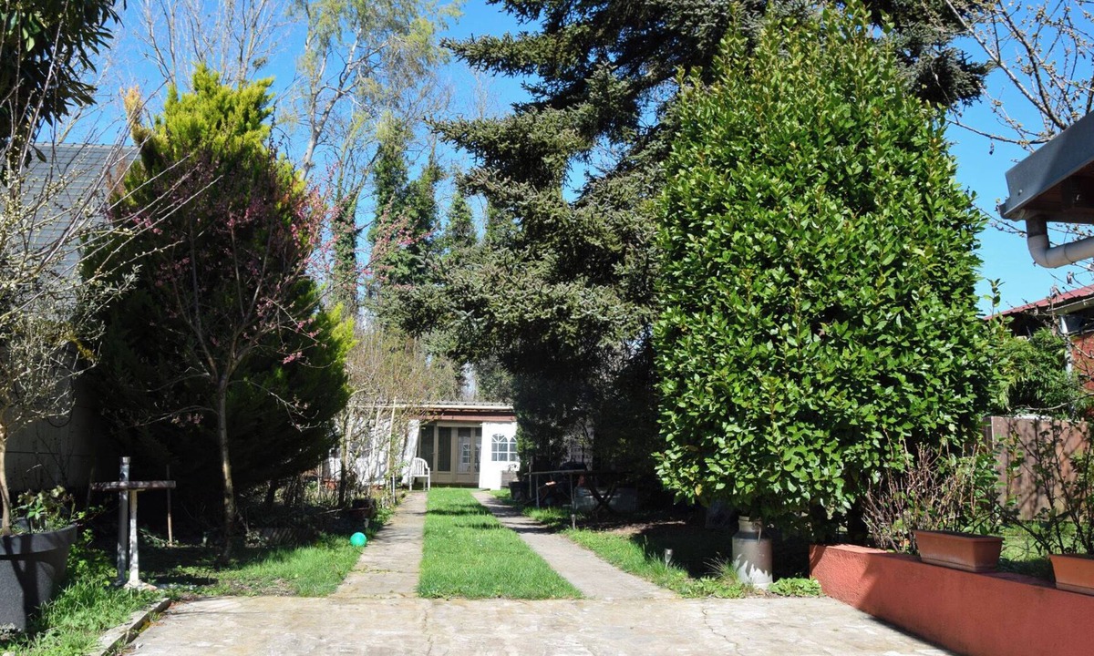 Chelles House | A charming and unusual country-style home near Paris