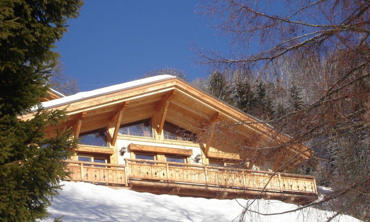 Praz-sur-Arly Ski Chalet | A charming chalet in Praz-sur-Arly, 5 km from Mégève and an hour from Geneva
