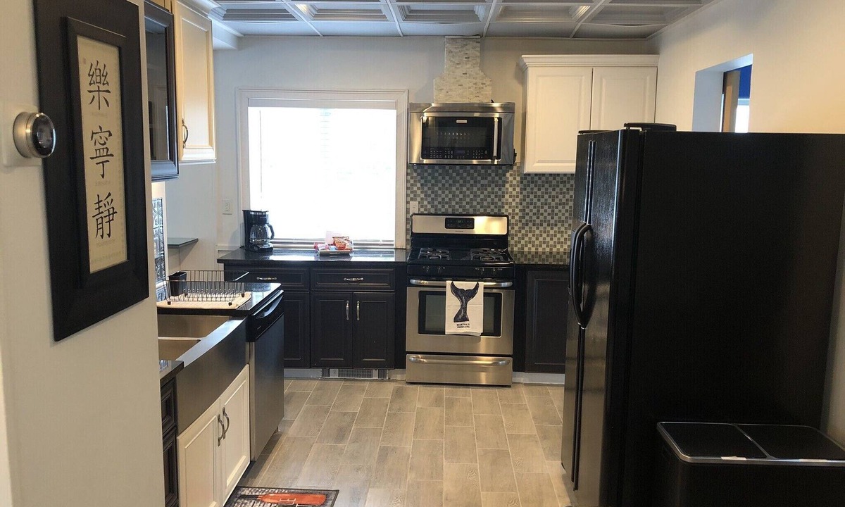 Stoneham Condo | A charming modern suburban 3 bedroom condo close to Boston