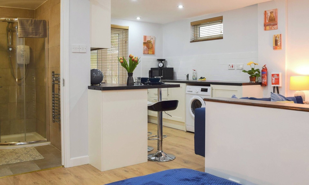 Long Hanborough Cottage | A cosy studio that is perfect for a romantic break away.
