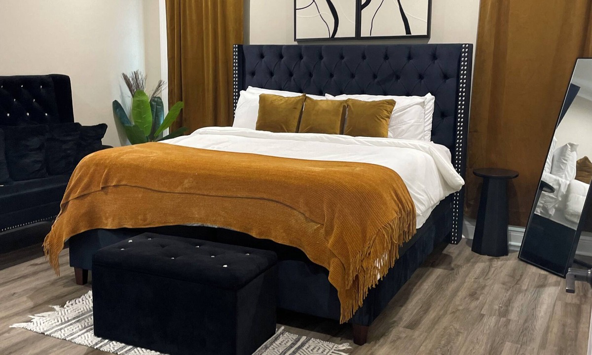 Enterprise House | A Cozy Crisp Stay