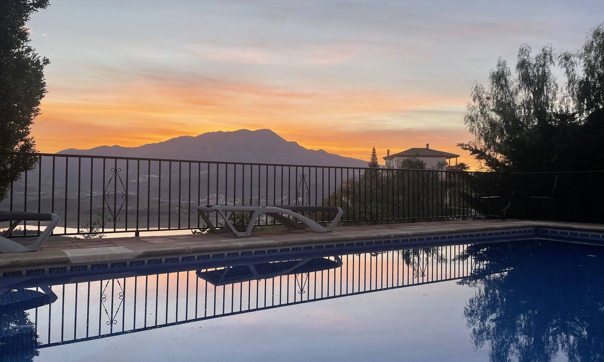 Vinuela Villa | A Family Villa with private pool and large terraces overlooking Lake Vinuela