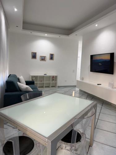 Quartieri Spagnoli Apartment | A' fenest e Maradona