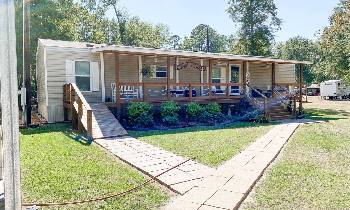 Brookeland House | A Fisherman's Fantasy- Walking distance to Mill Creek Park!