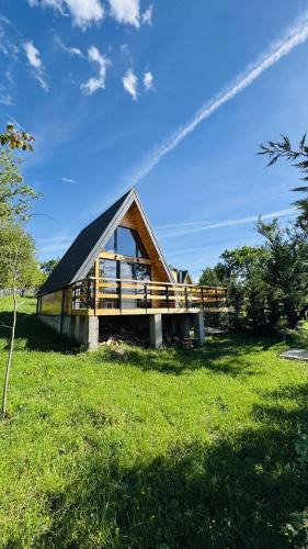 Selaru House | A-Frame Cabin with Private Hot Tub & Views - Chiang Rai