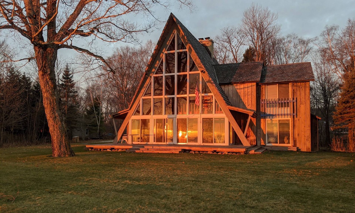 Hingham House | "A" frame cottage on the shore of Lake Michigan