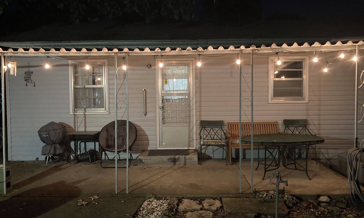 Hermitage House | A fun, private place you can relax after a day on the lake or at the racetrack.