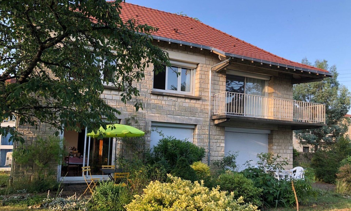 Les 3 Cites House | A Garden in the City 15 minutes from Futuroscope