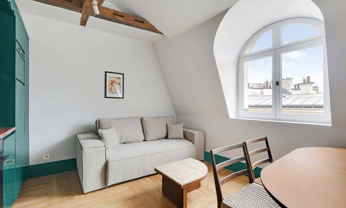 Quartier de la Monnaie Apartment | A Glorious 2-Ch/2SdB w/Services in Saint-Germain