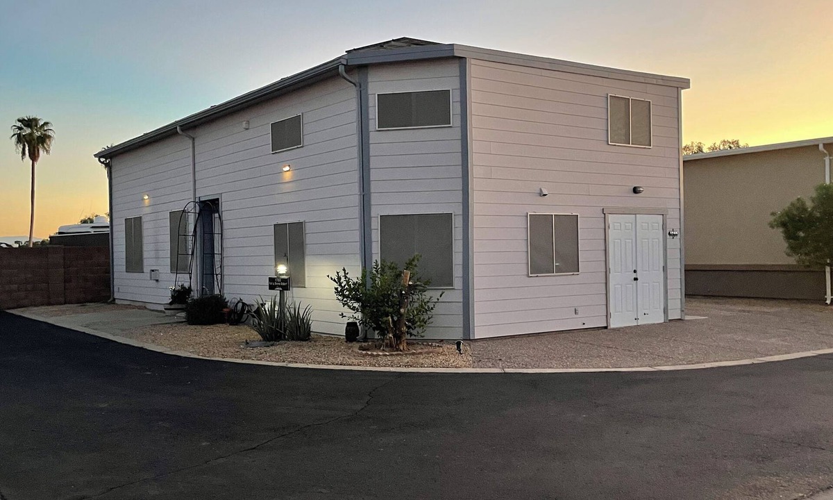 Happy Trails House | A golf course runs through it! Beautiful 2 bed 2.5 bath Happy Trails Resort
