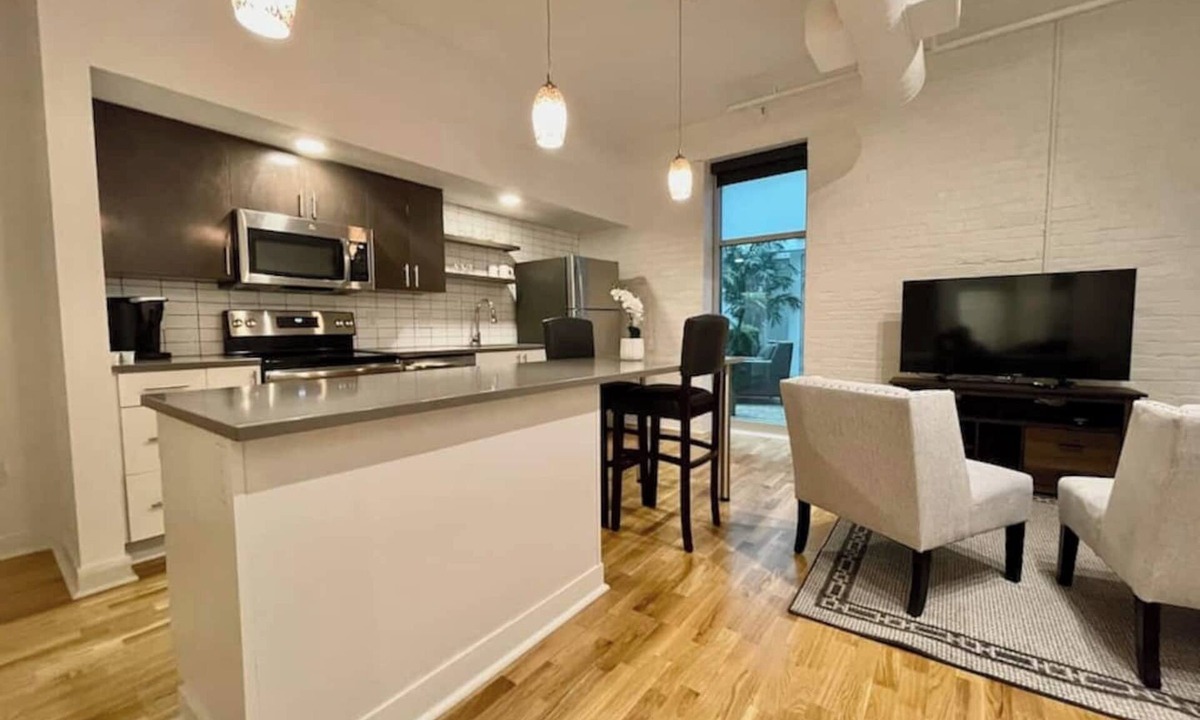 Old Market Apartment | A historic 700 square foot Atrium loft in the heart of the Old Market