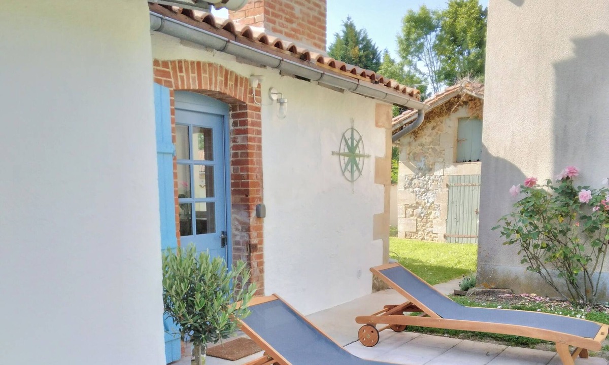 Esse Cottage | A lovely, hidden gem close to the beautiful town of Confolens.