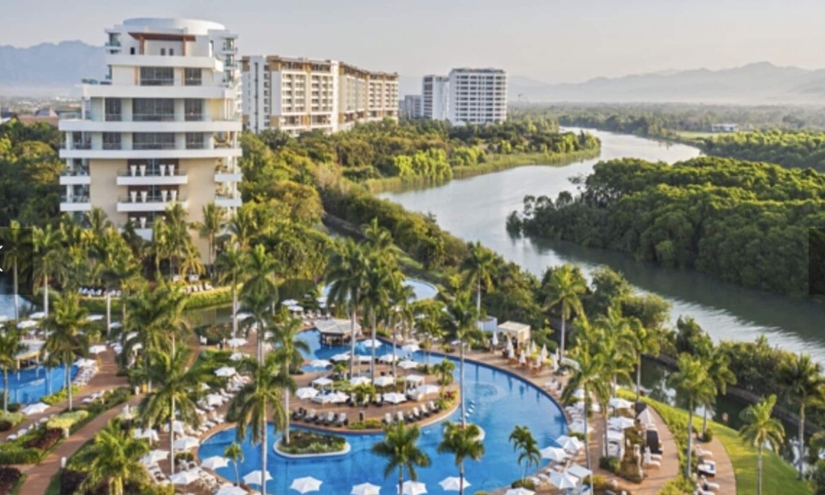 Las Jarretaderas Condo | A Luxurious, Blissful 5-Star 2 Bedroom Suite w/ Large Balcony and Ensuite Pool