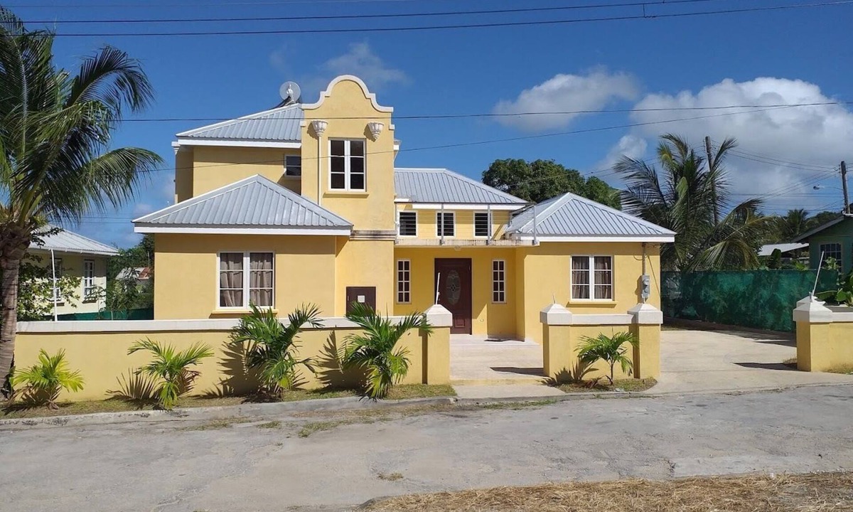 Holder's Hill House | A modern and spacious house, steps to the beach with a private pool!