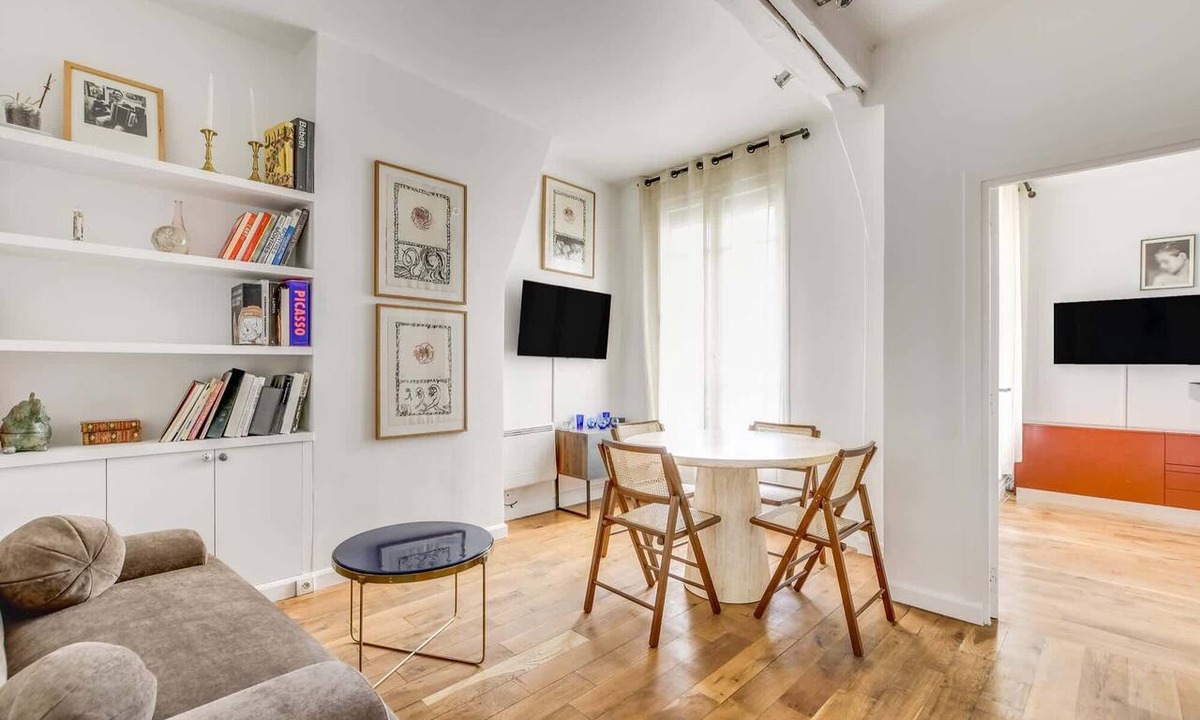 Saint-Germain-des-Pres Apartment | A Nice 1-BR in Saint-Germain