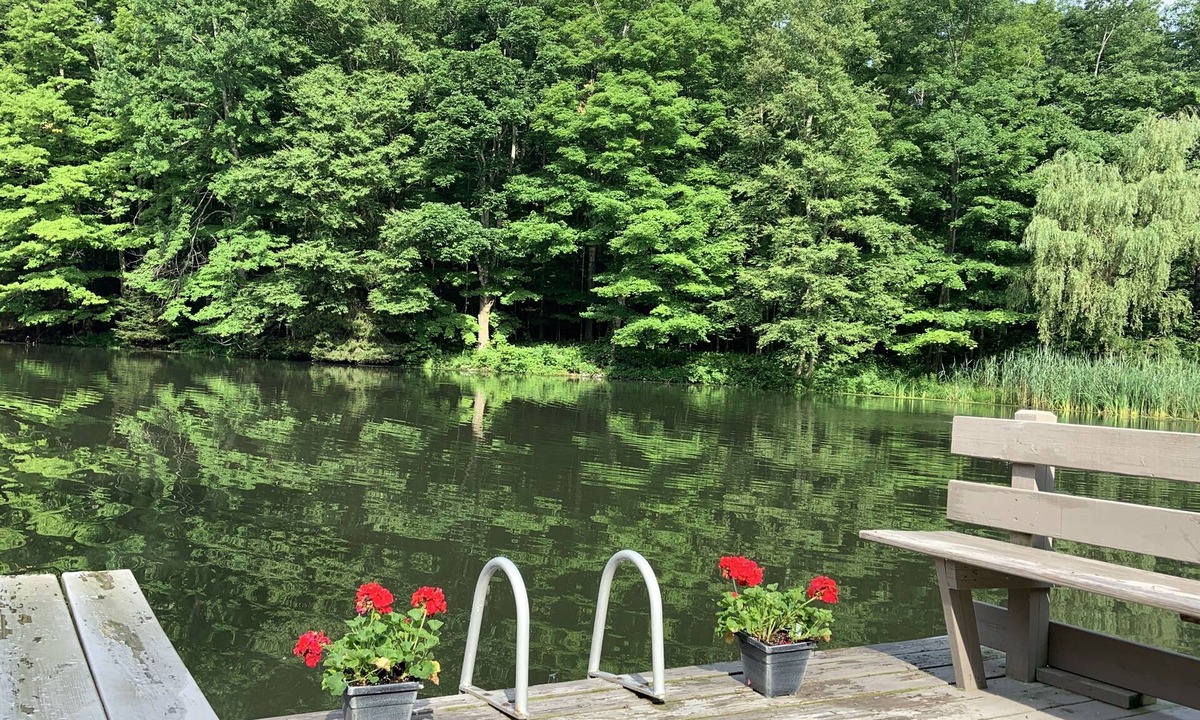 Holmes House | A Peaceful Bucolic Retreat by the Water at the Gateway of Hudson Valley