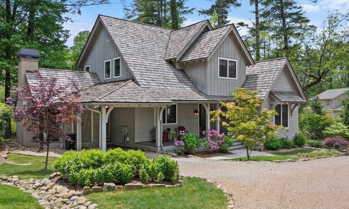 Cashiers House | A peaceful retreat, walking distance to Cashiers Village Green