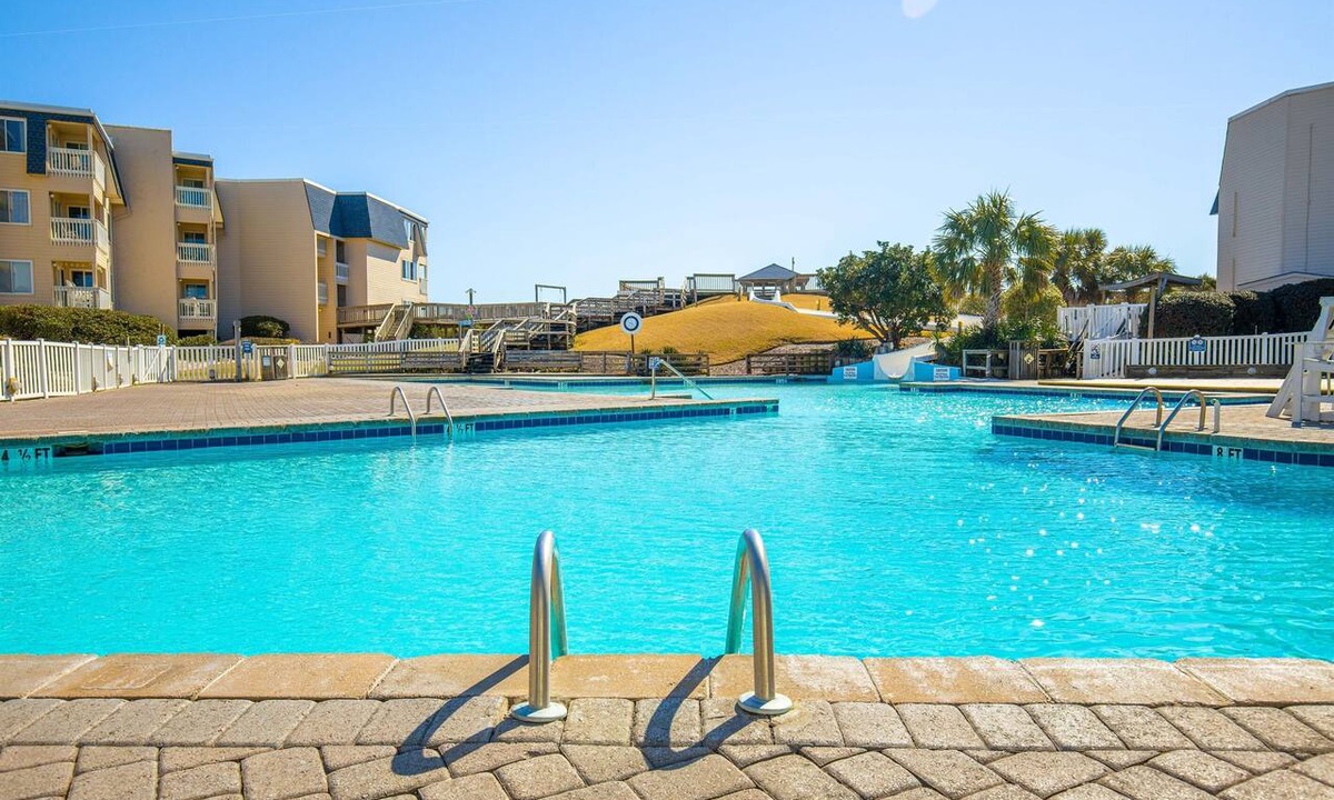 Morehead City Condo | A Place at the Beach - 2 bedroom, 2 baths - Pools, Waterslide, Mini-golf & more!