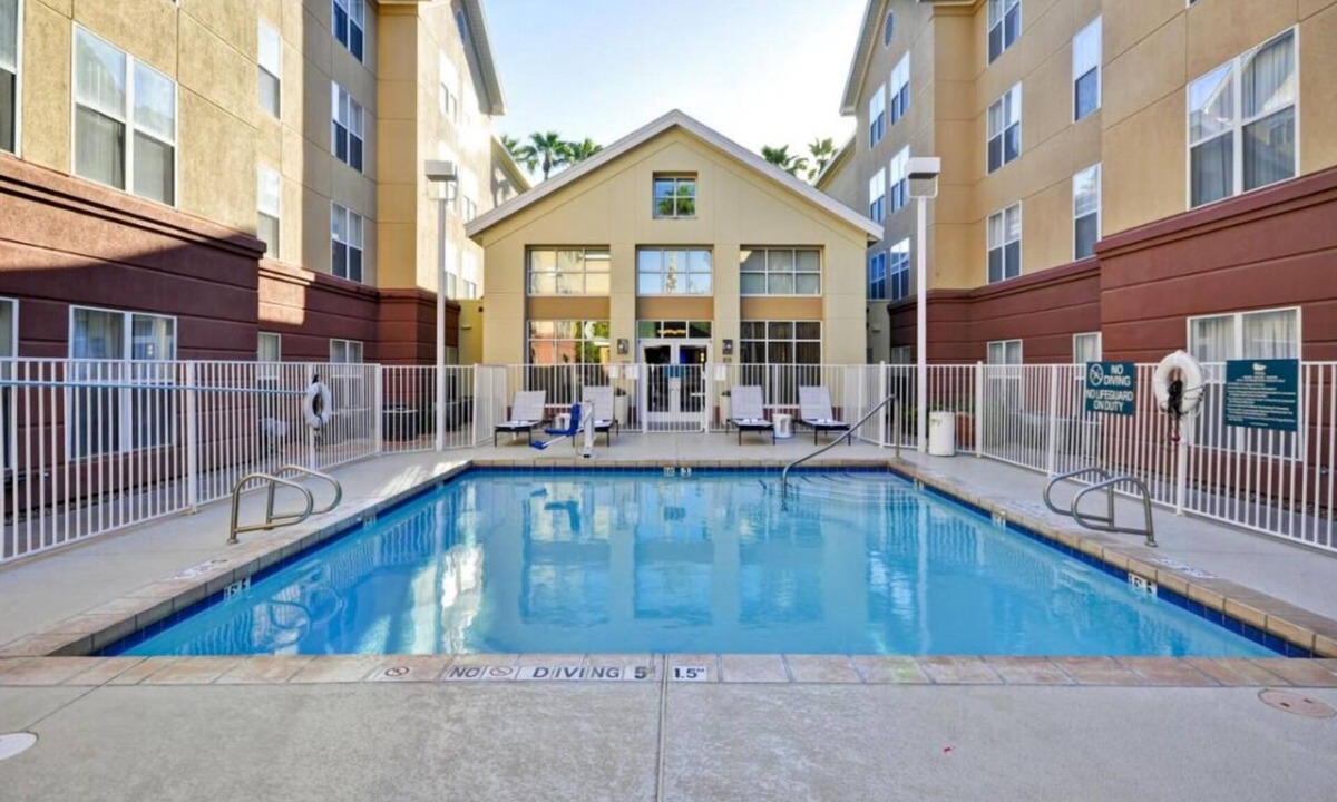 Camelback East Hotel | A Place You'll Surely Enjoy! Free Breakfast, Full Kitchen, Outdoor Pool!