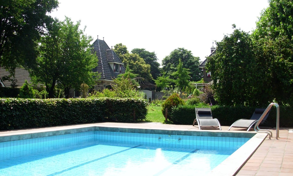 Kelpen-Oler House | A Pleasant Stay at " Logies Taverne." nearby Roermond, Thorn/Pool & Garden