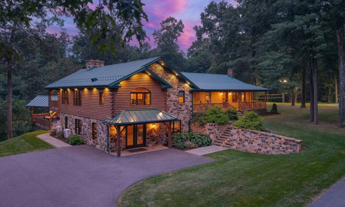 Elliottsburg Cabin | A private and adventure-filled escape perfect for families, friend groups, and nature lovers alike, nestled in the beautiful hills of Perry County, PA.