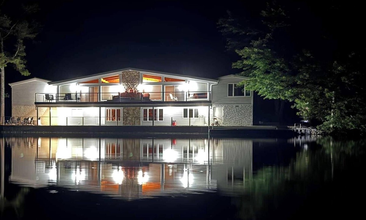 Lake Sequoyah Cabin | A Private Dock. A Lake That Goes Quiet After Sunset | Sequoyah Lakeside Lodge