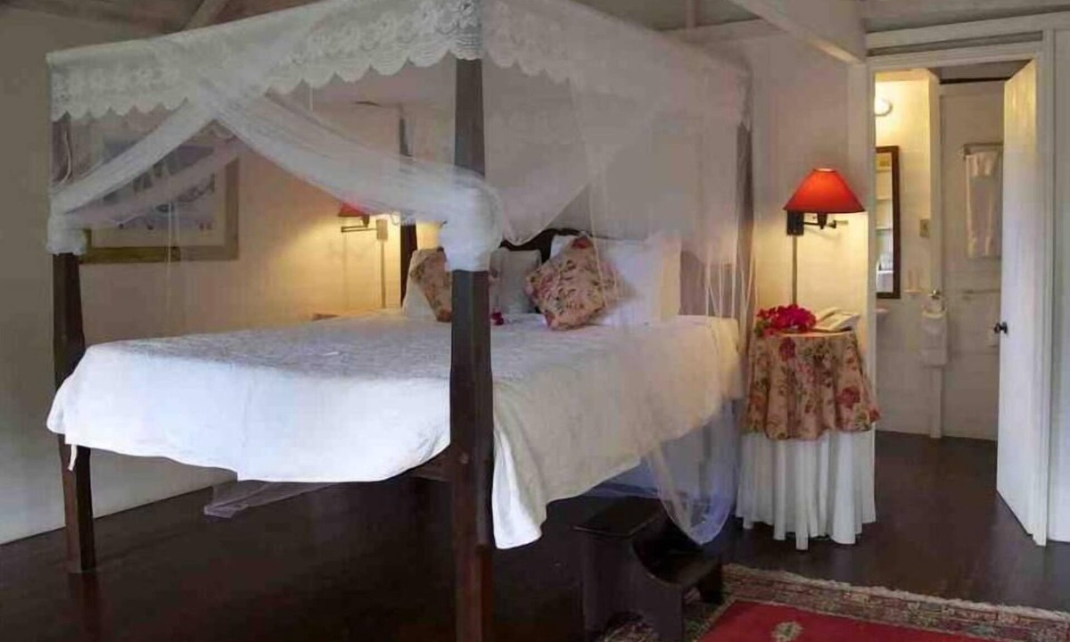 Pond Hill Cottage | A Private Gingerbread Cottage at the Hermitage