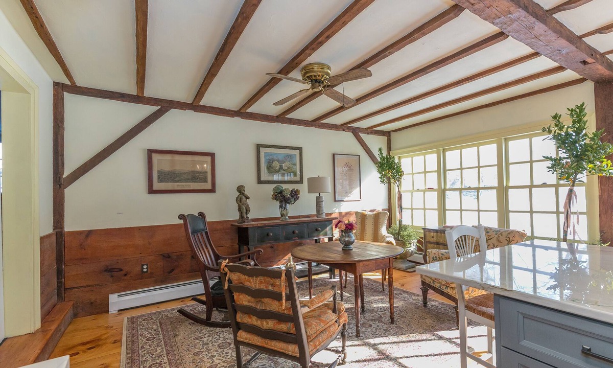 Groton House | A Quintessential New England Historical Guesthouse