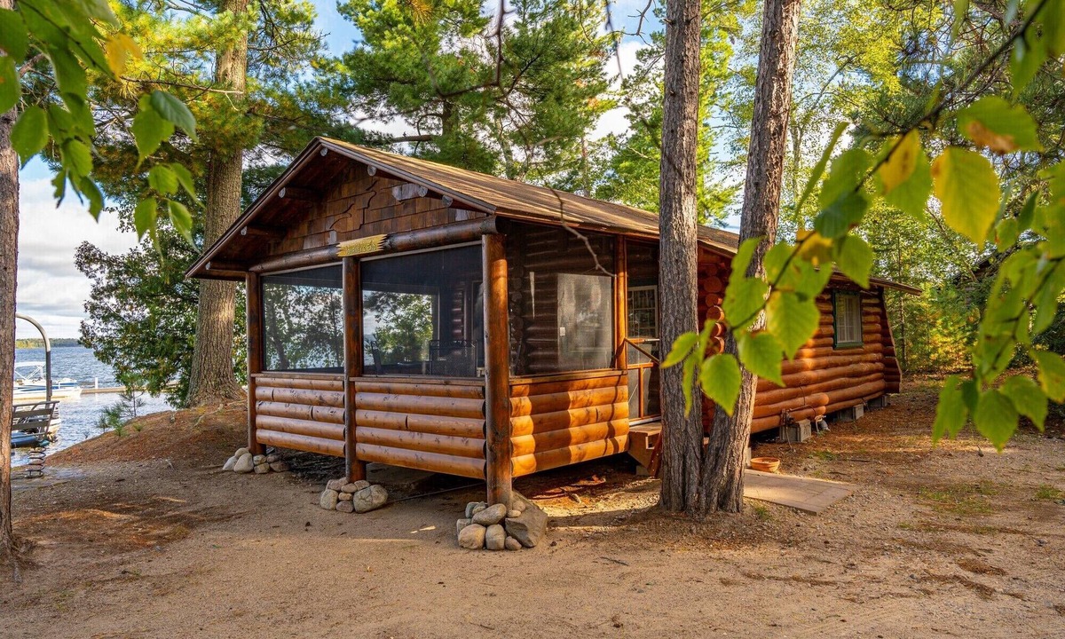 Orr Cabin | A Romantic Lakeside Retreat with Stunning Dock Views