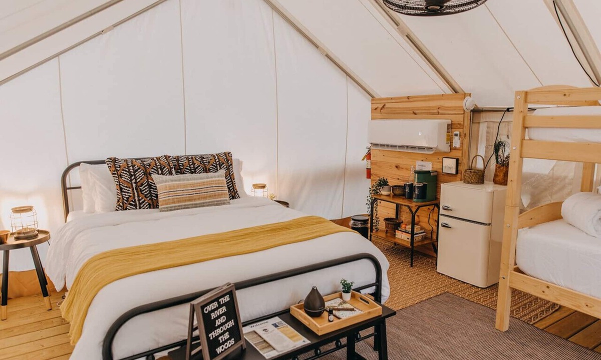 Silver Creek RV Rental | A secluded haven on 5,000 acres in NW Georgia, just 45 minutes from Atlanta and Chattanooga, and a quick 10-minute drive to downtown Rome. Explore private trails along the Etowah river, bask in wildlife, and gaze at mesmerizing stars. Your perfect es