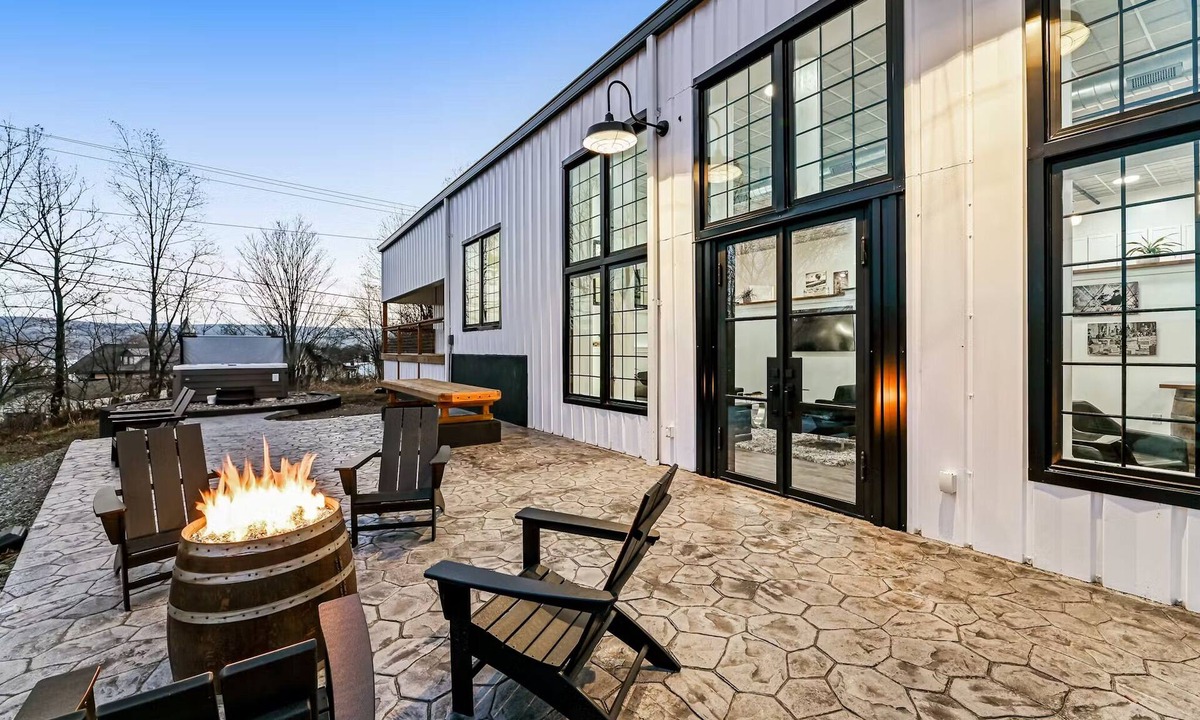 Hammondsport House | A showpiece, modern, lake-view marvel w/Hot Tub, Chef's Kitchen