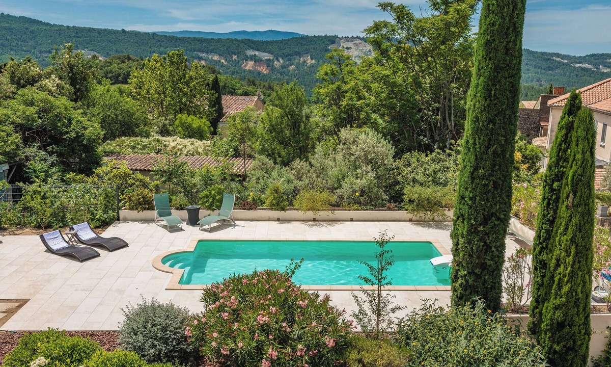Rustrel Bed & Breakfast | A slice of paradise