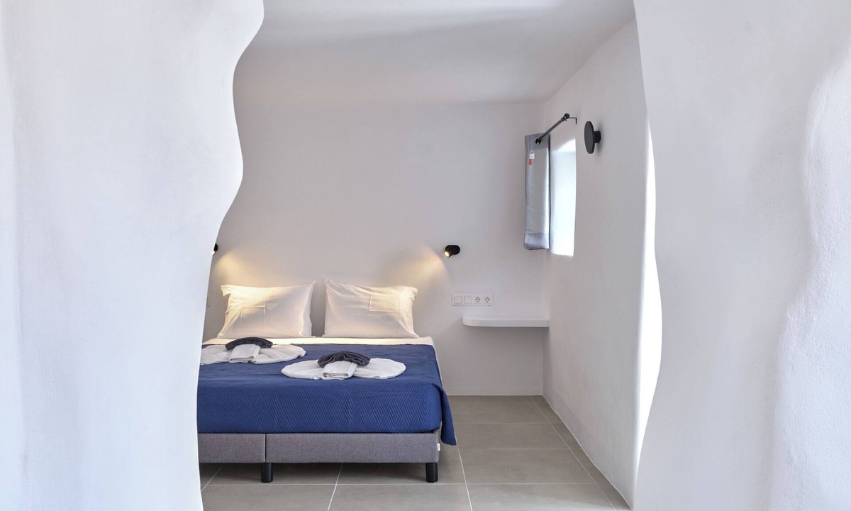 Lefkes Apartment | A small apartment,with equipped kitchen,newly built in the heart of Lefkes Paros