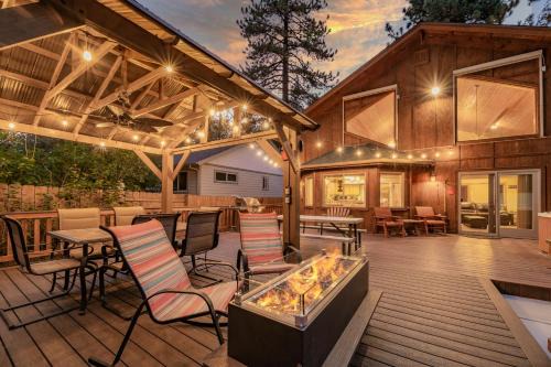 Winter Park House | A Snowmass Haven - EV, Sauna, Hot Tub - Walk to Slopes/lake