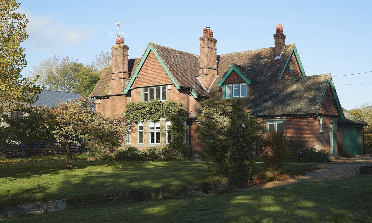 Eardisley House | A spacious 1930’s period house set in the picturesque village of Eardisley.