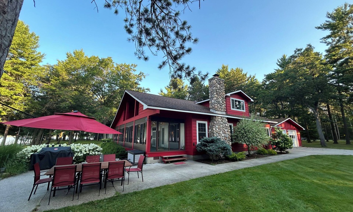 Oscoda House | A Spacious Lakefront Home Designed for Real Gatherings and Time Together