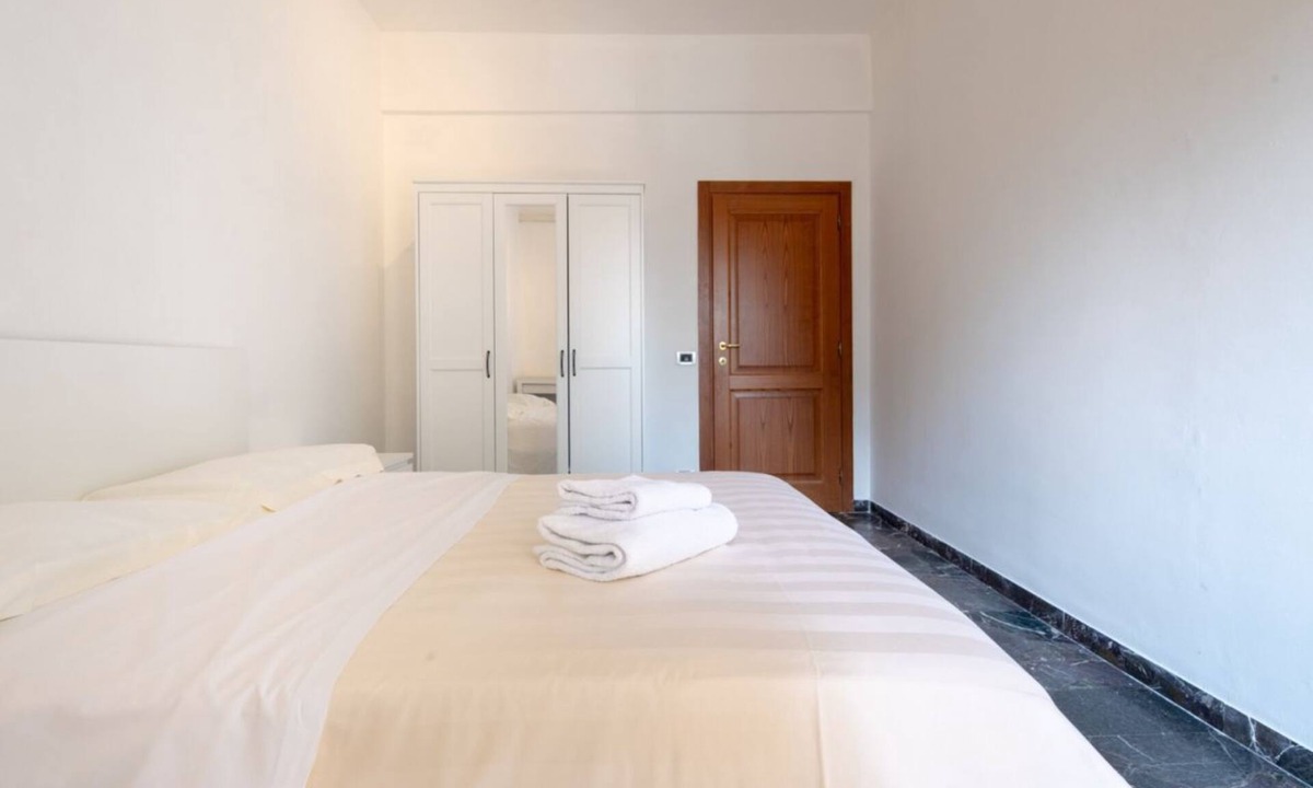 Novoli - San Donato Apartment | A spacius and modern apartment by Mmega
