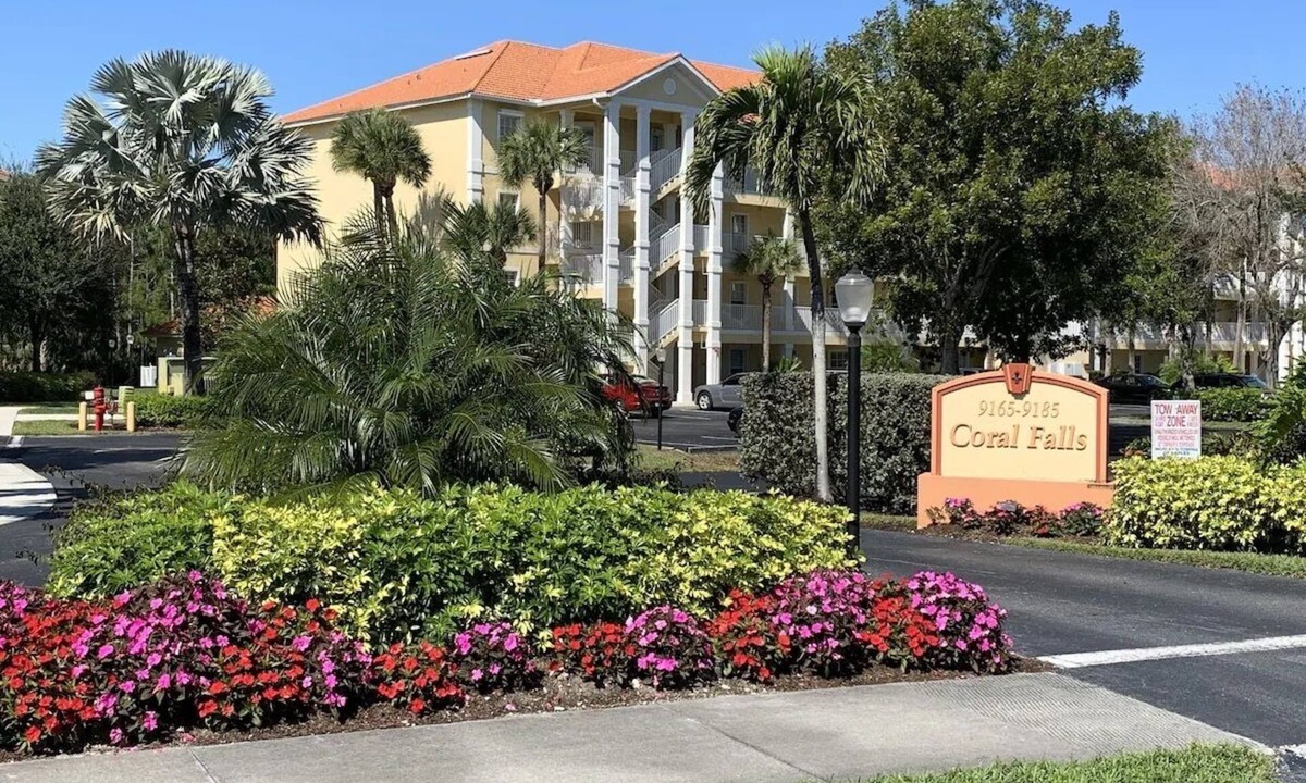 Naples Condo | A Sparkling Coastal GEM! - 2 BR/2 BA Condo in Coral Falls/Lely Resort ~