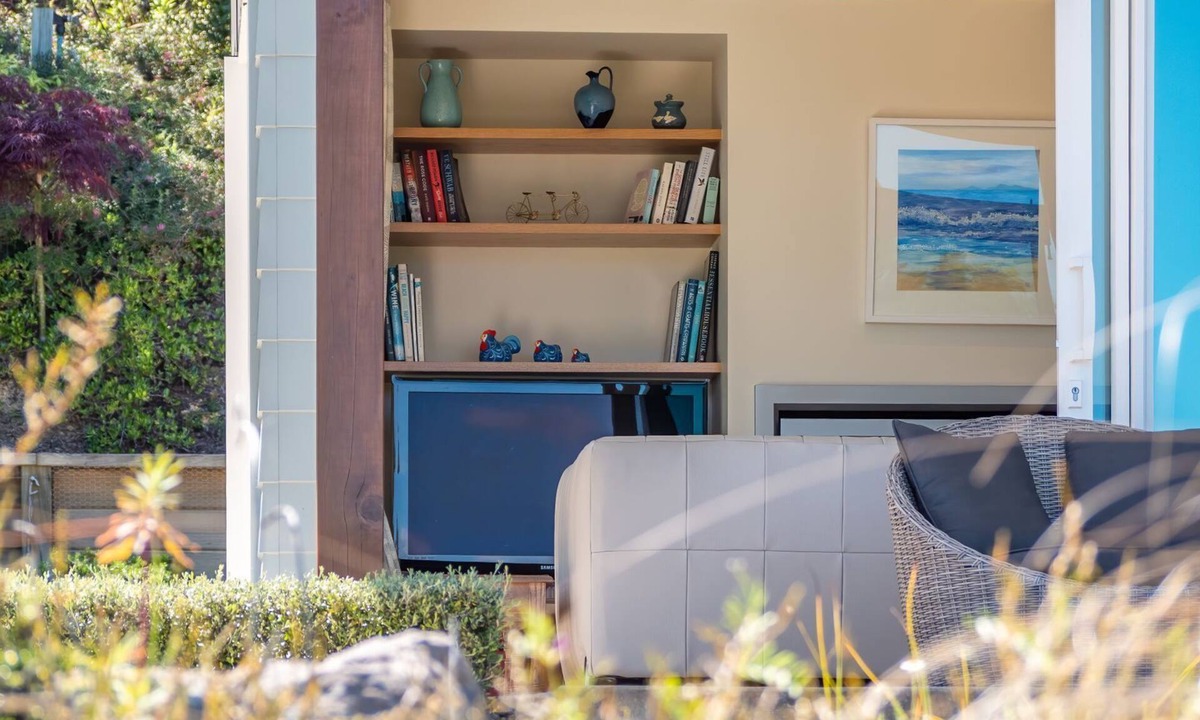 Ruby Bay House | A stunning architecturally designed home in a quiet and sunny location
