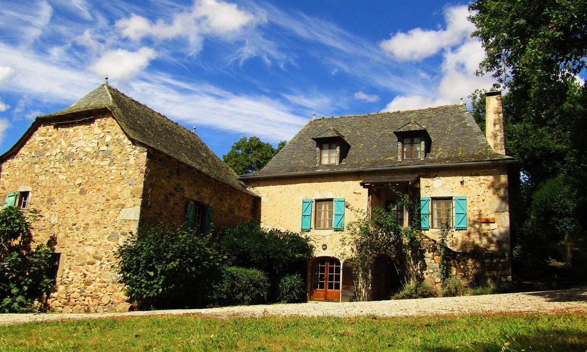 La Fouillade House | A stunning French farmhouse retreat in the heart of Averyon.