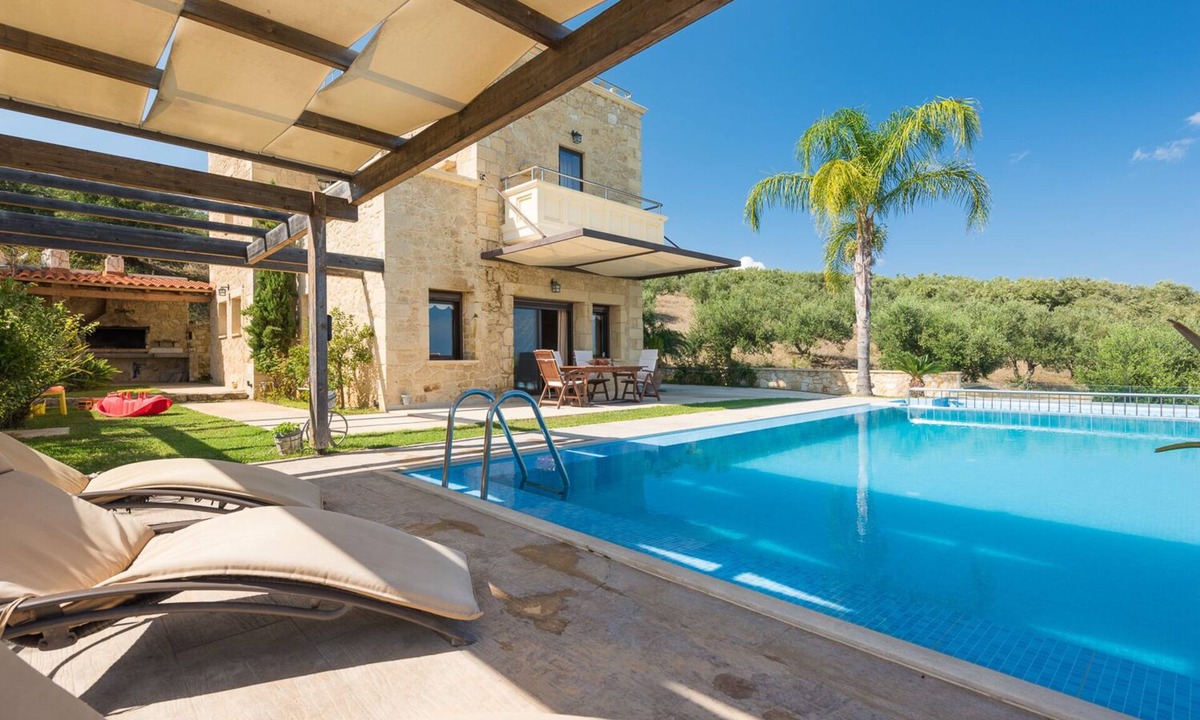 Kolymbari Villa | A tastefully decorated traditional villa with private pool and panoramic view