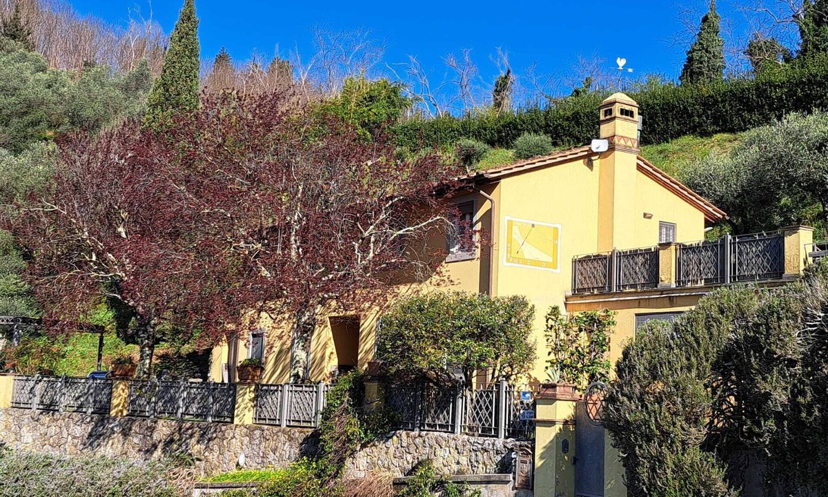 Camaiore Villa | A terrace overlooking the sea and the hills of Versilia
