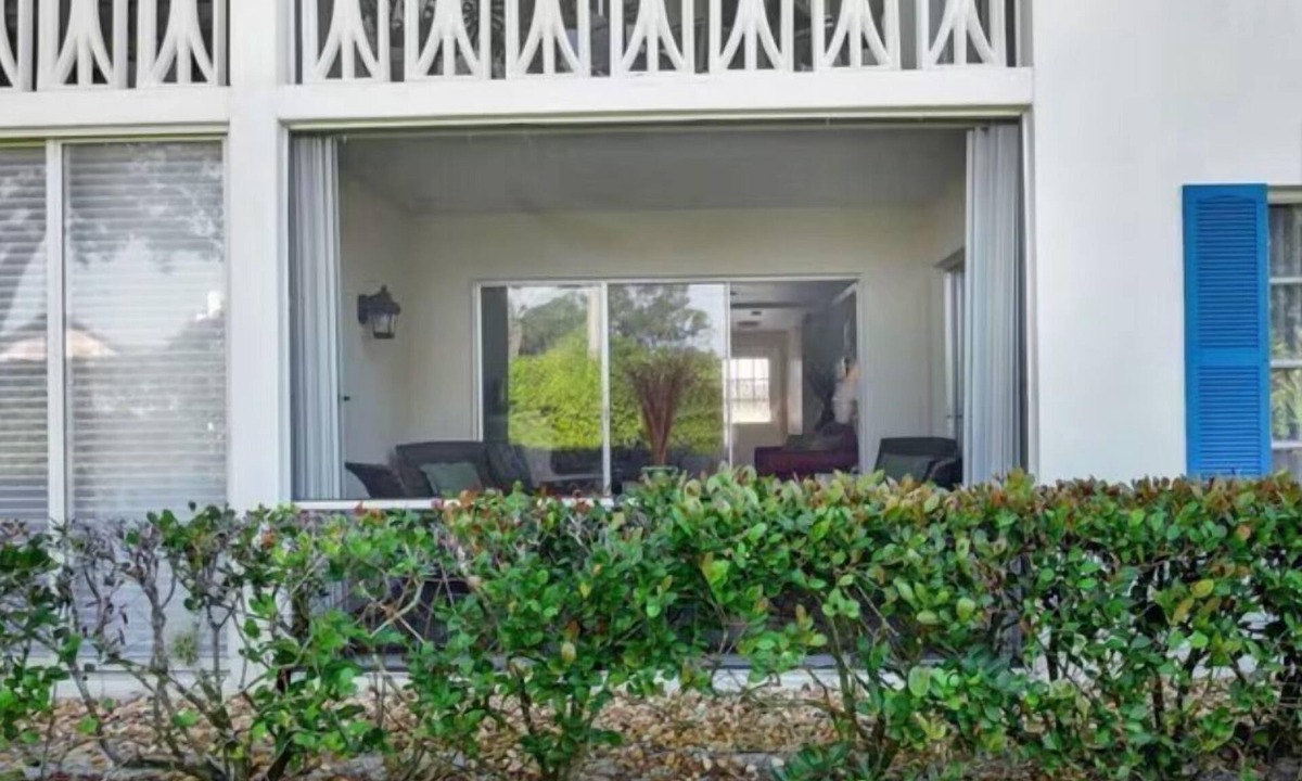 Moorings Apartment | A tranquil Oasis in the heart of Naples, your ideal home away from home