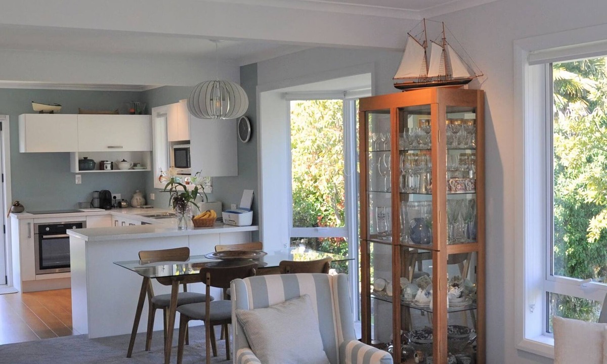 Nelson House | A very comfortable home with river views and walking distance to Nelson City