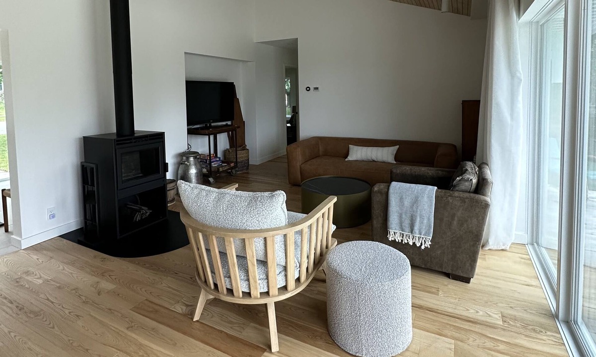 Southampton House | A Wave From It All, million dollar views, relax in style