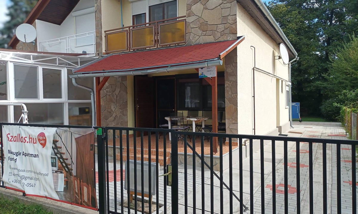 Fonyod House | A whole holiday house with a garden in Fonyód for 2-10 persons