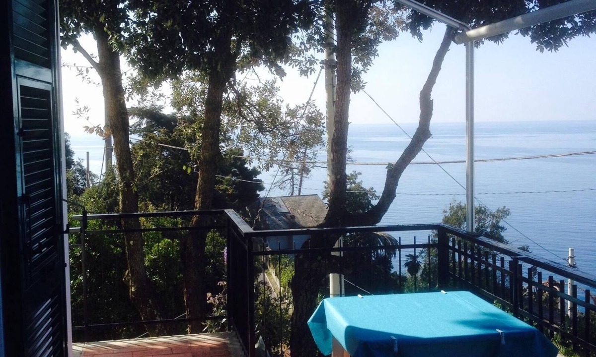 Framura Apartment | a wide apartment in front of the sea and surrounded by woods