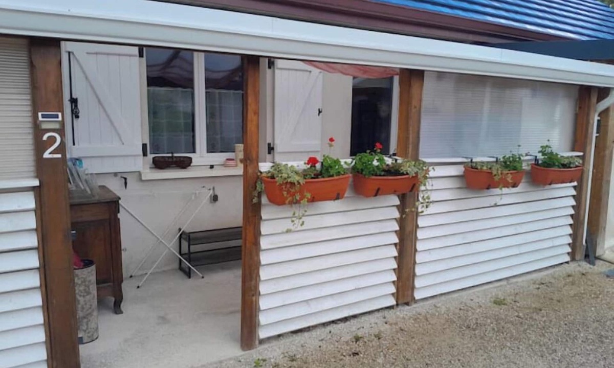 Treclun Apartment | A39 Exit N*5 Studio: Quiet/Relaxing/Secure
