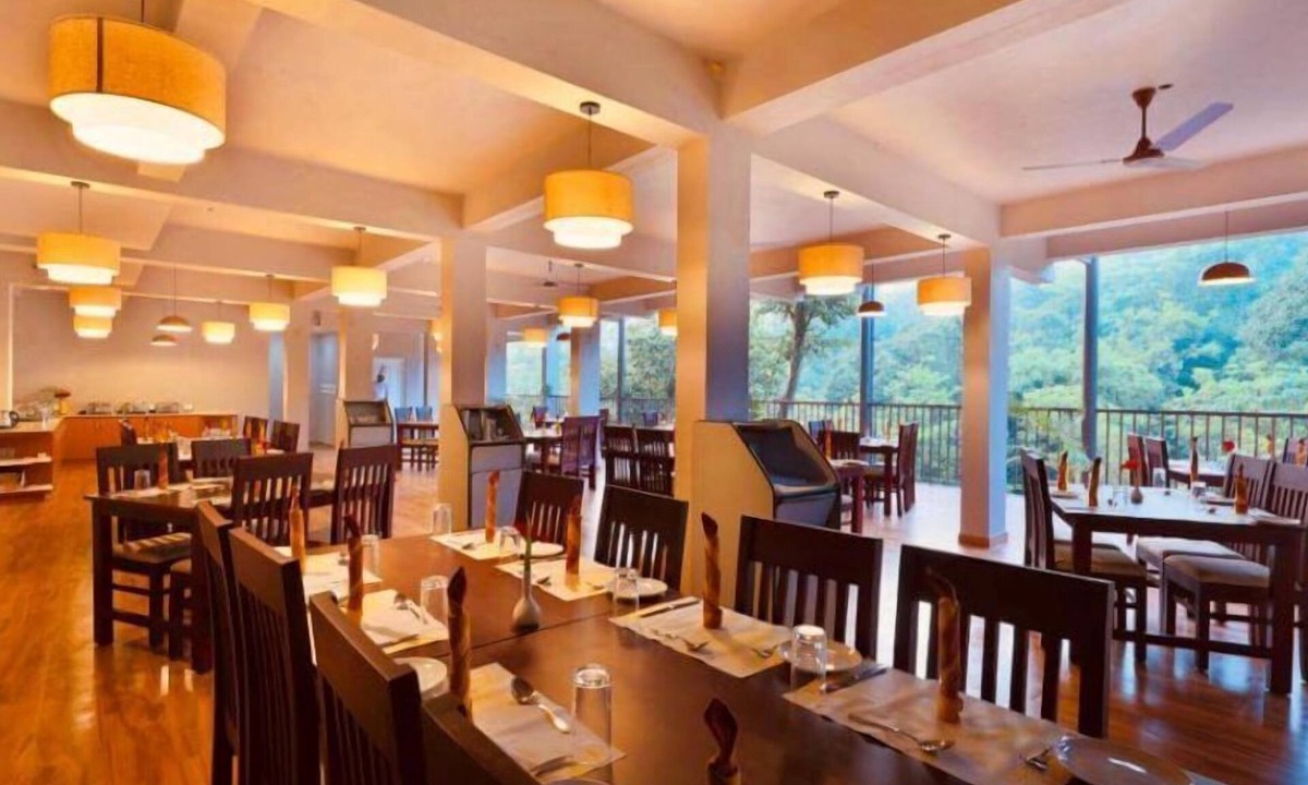 Kunnathidavaka Hotel | Abad Brookside