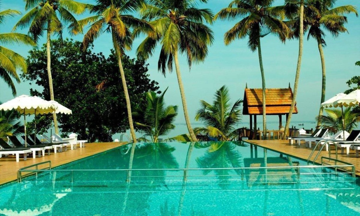 Kumarakom Hotel | Abad Whispering Palms